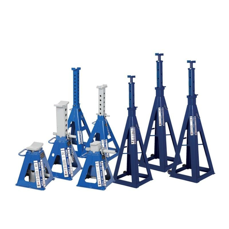 Blue jack stands in different sizes.
