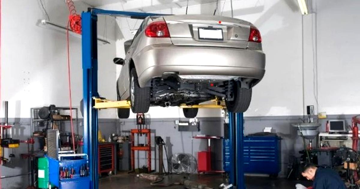 Hydraulic Lift Stuck in Up Position (How to Fix It)