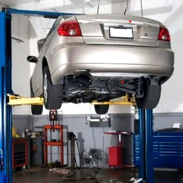 Hydraulic Lift Stuck in Up Position (How to Fix It)