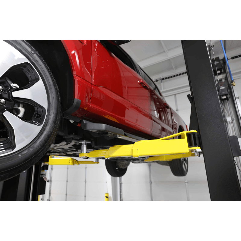 Challenger CL12A Red Car Lifting View