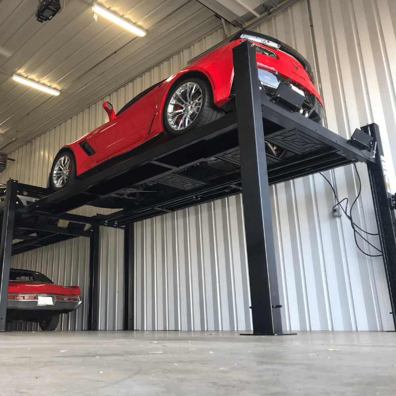 Challenger CL4P9 Series With Red Car Lifting