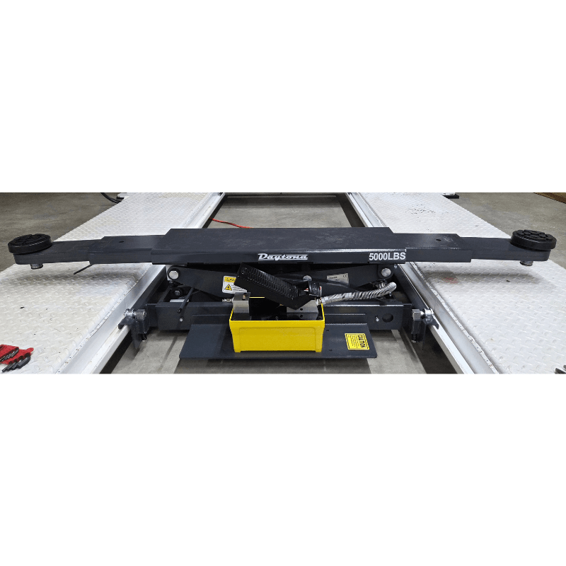 Daytona RAJ6 6,000lb Rolling Jack Showing on the Center of the Lift