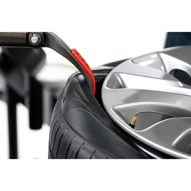 Hofmann Monty 8700 Tire Removing View