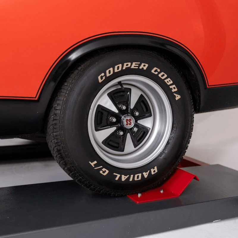 Krebs KB4 10000lbs - Tire View