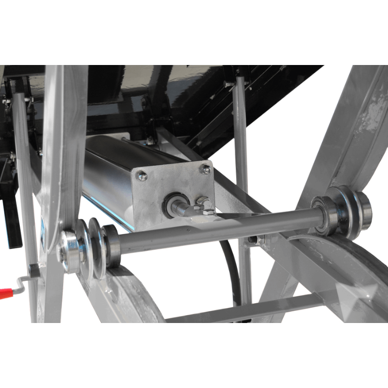 Titan SDML-1000D-XLT Hydraulic View Under The Lift
